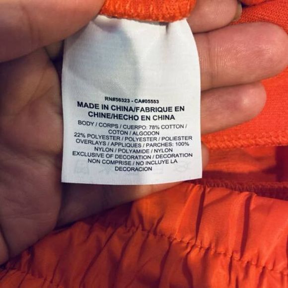 NEW Women's Small NIKE TECH PACK Drawstring Fleece Capri Pants Joggers Red 83264 - Picture 7 of 7